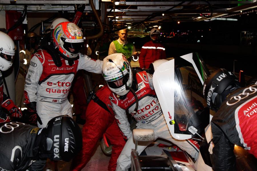  Audi R18 Le Mans 24hr 2012 года  (фото 12 из 43)